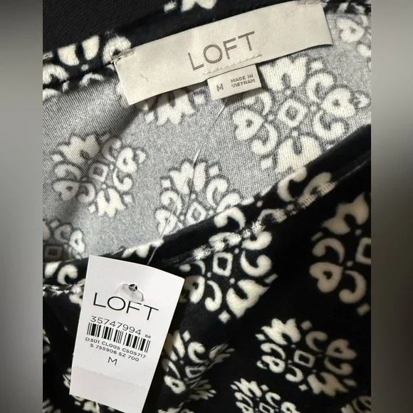 LOFT Black and White Floral Top - Picture 7 of 8
